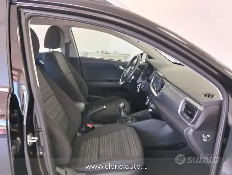 Usata Kia Stonic Style 101 CV (74 kW) 2019 Nero SUV
