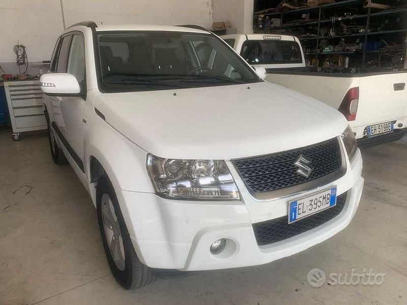 Usata Suzuki Grand Vitara 129 CV (94 kW) 2012 Bianco SUV