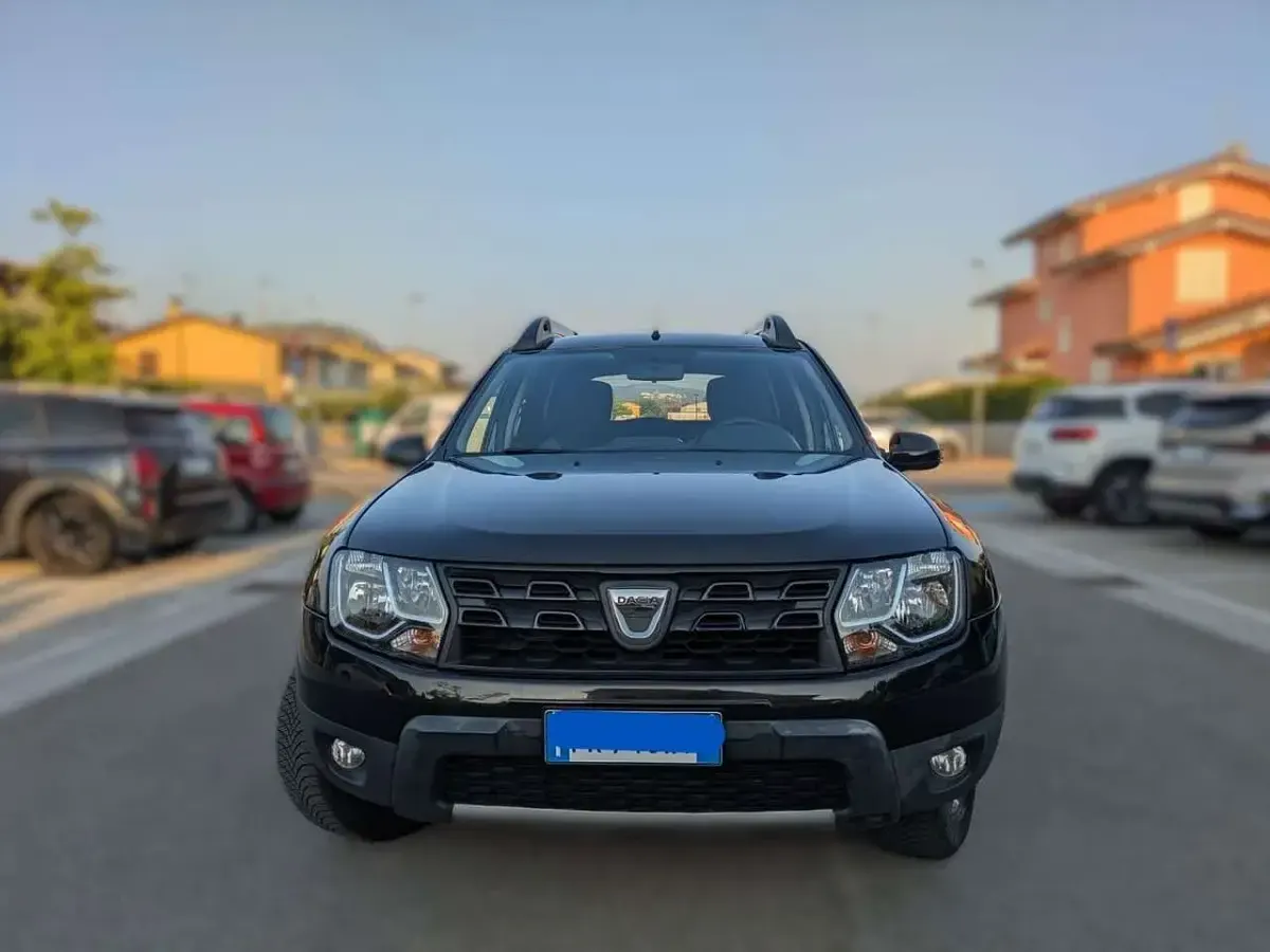 Usata Dacia Duster Black Shadow 114 CV (83 kW) 2017 Nero SUV