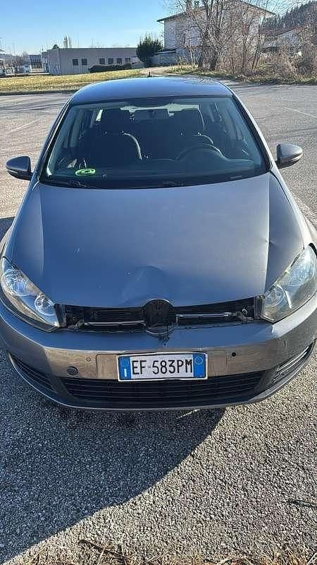 Argento Usata 2010 VW Golf VI Highline Tre volumi | 2800 € (Super prezzo) - Immagine 1/3