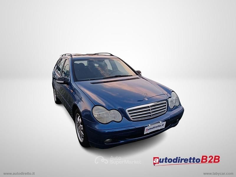 Usata Mercedes C220 Classic 143 CV (105 kW) 2002 Blu Station wagon