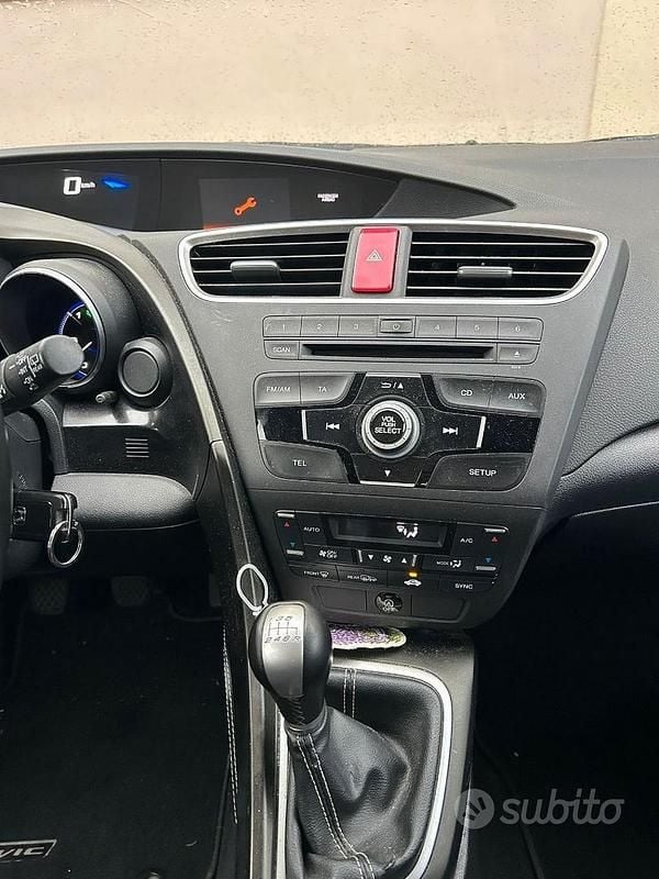 Usata Honda Civic 120 CV (88 kW) 2014 Grigio Station wagon