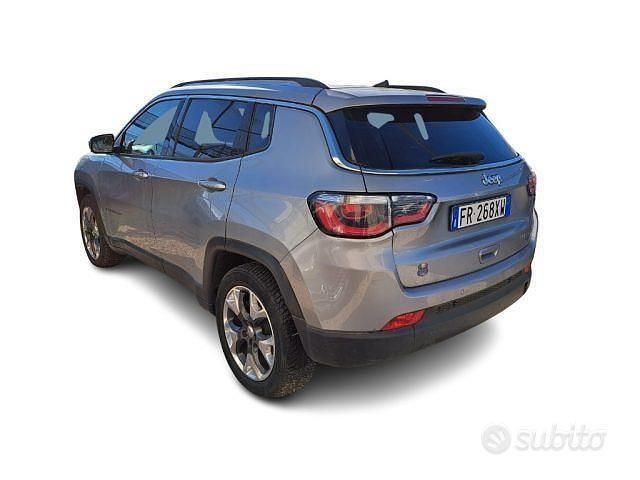 Usado Jeep Compass Limited 120 CV (88 kW) 2018 Gris SUV