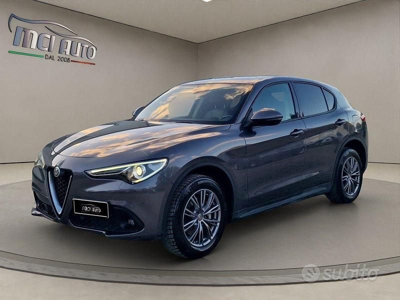 Usata Alfa Romeo Stelvio Executive 210 CV (154 kW) 2017 Grigio SUV