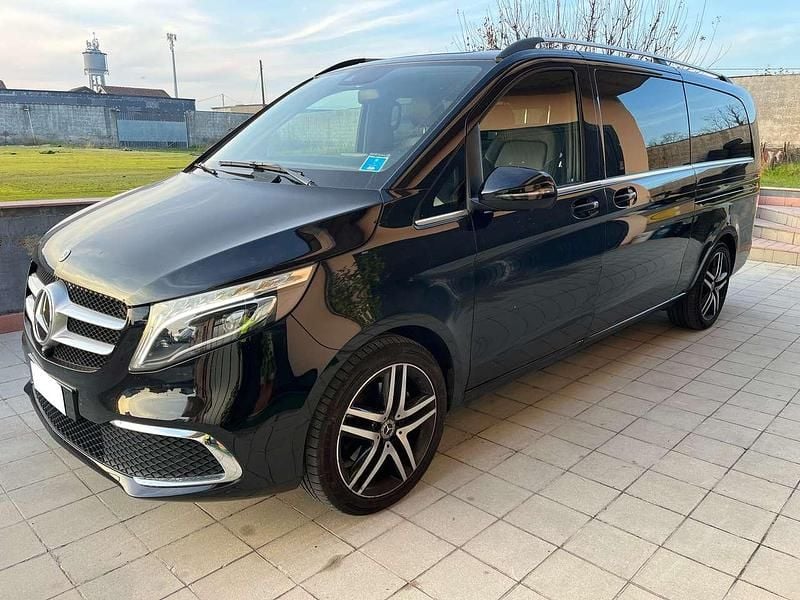 Usata Mercedes 300 Premium 239 CV (175 kW) 2021 Nero Monovolume