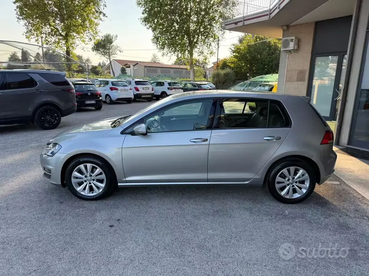 Usata VW Golf VII Trendline 105 CV (77 kW) 2013 Grigio Berlina
