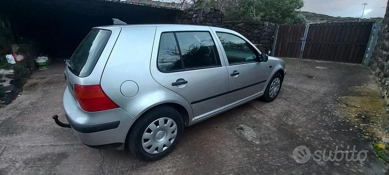 Usata VW Golf IV 90 CV (66 kW) 2003 Grigio Berlina