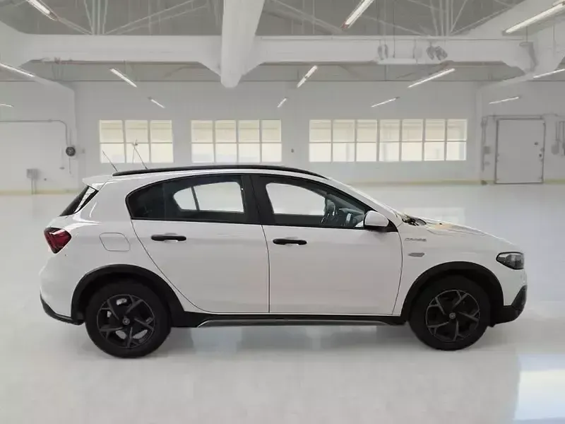 Usata Fiat Tipo Cross 130 CV (95 kW) 2022 Berlina