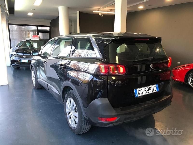 Usata Peugeot 5008 GT 131 CV (96 kW) 2021 Nero SUV