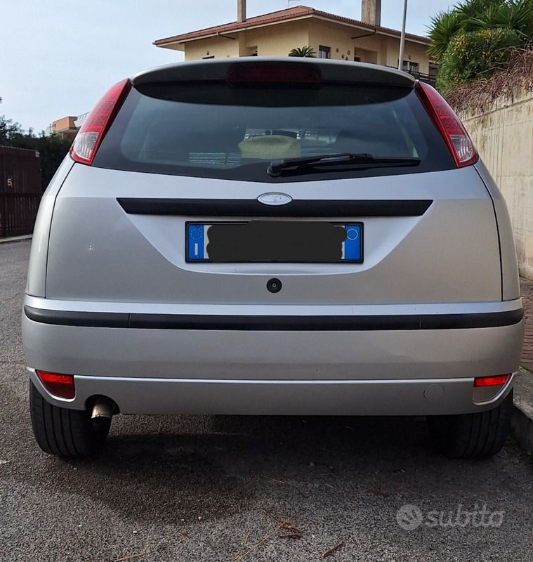 Usata Ford Focus Zetec 116 CV (85 kW) 2002 Grigio Berlina