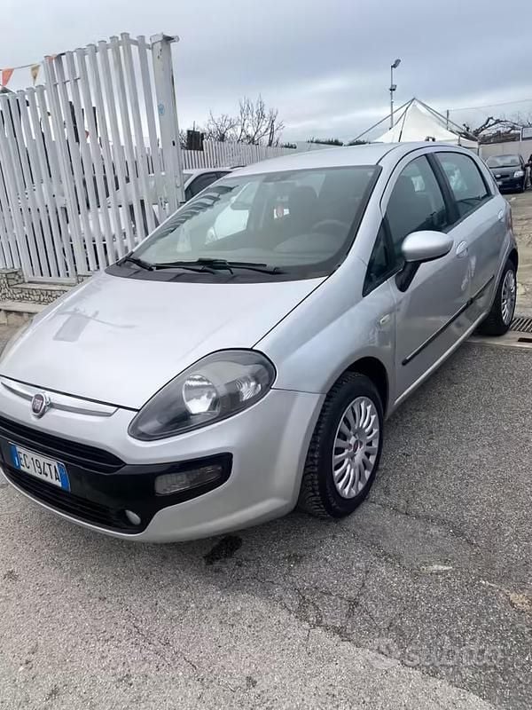 Usata Fiat Punto Evo Dynamic 69 CV (50 kW) 2011 Grigio Utilitaria