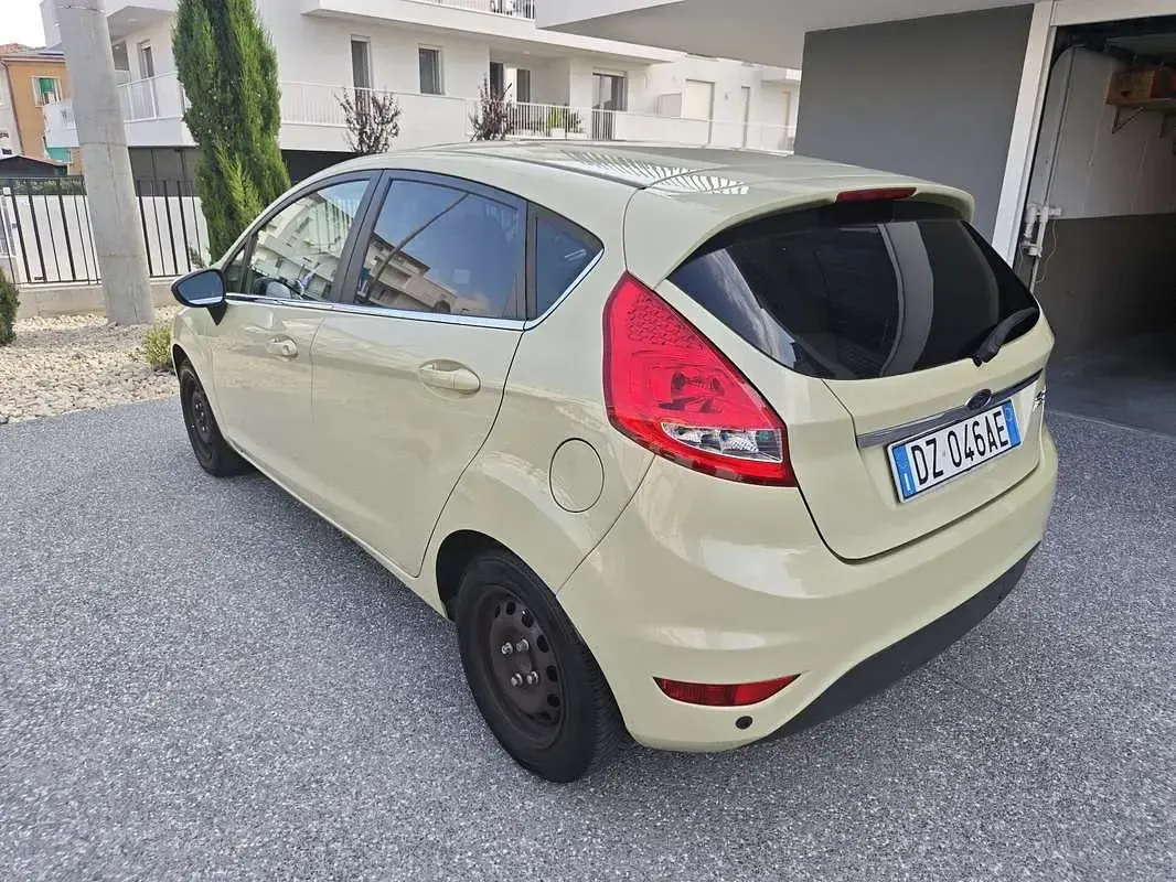 Usata Ford Fiesta Titanium 95 CV (69 kW) 2009 Berlina