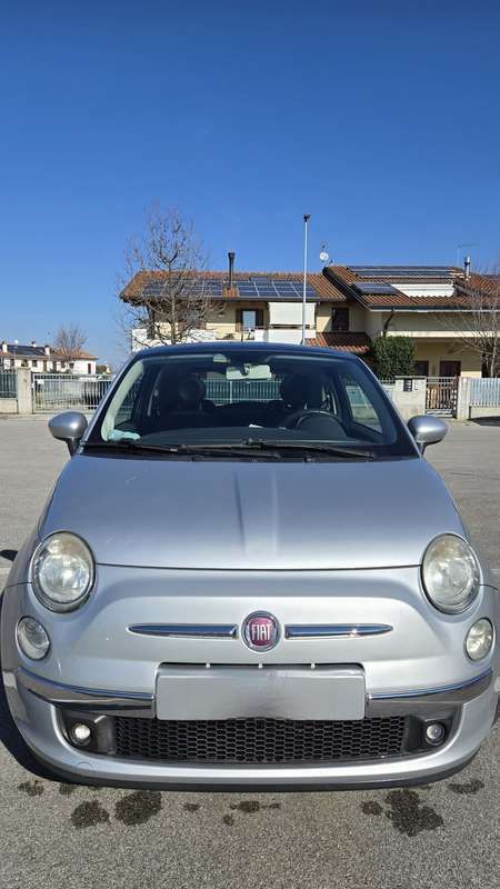 Usata 2010 Fiat 500 Lounge Due volumi | 6500 € (Buon prezzo) - Immagine 1/4