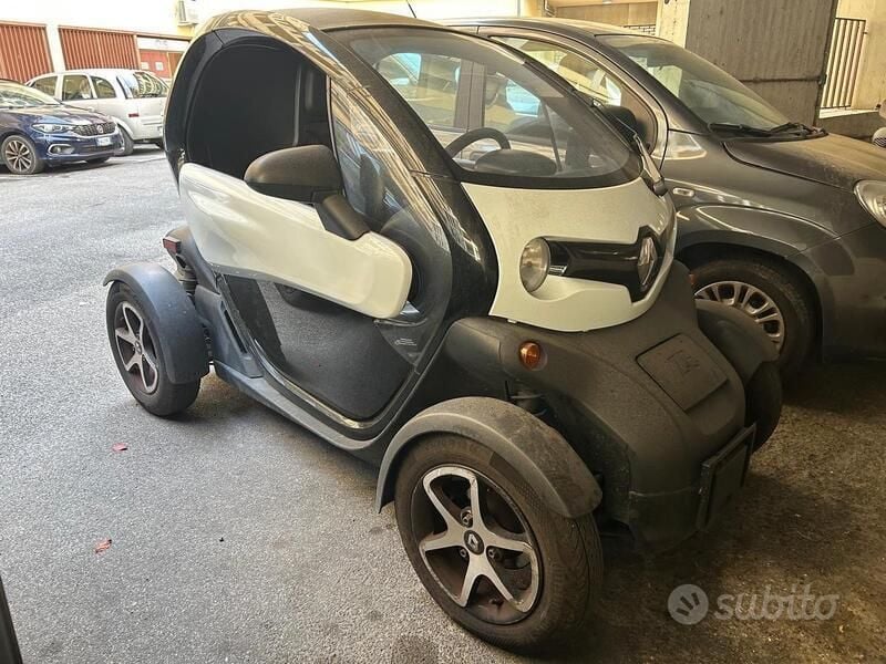Usata 2018 Renault Twizy Life Due volumi | 5500 € - Immagine 1/3