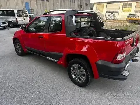 Usata Fiat Strada 95 CV (69 kW) 2014 Rosso Pick-up