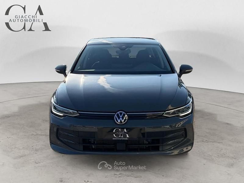 Usata VW Golf VIII Edition 116 CV (85 kW) 2025 Oro Berlina