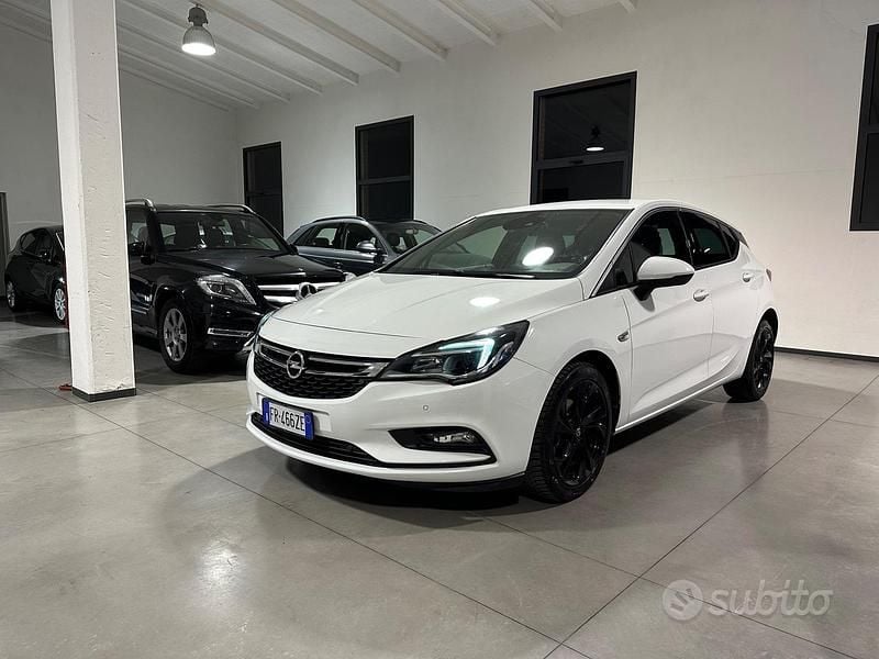 Usata Opel Astra Innovation 110 CV (80 kW) 2018 Bianco Berlina