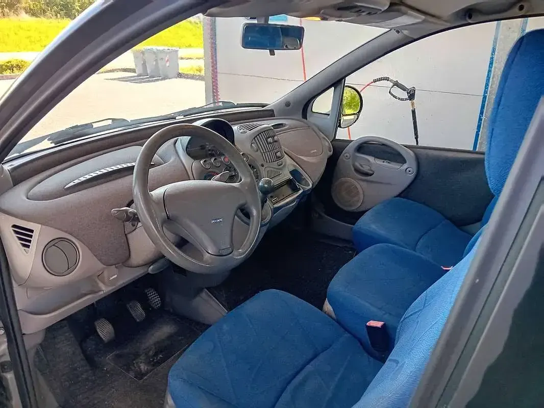Usata Fiat Multipla 103 CV (75 kW) 2001 Grigio Monovolume