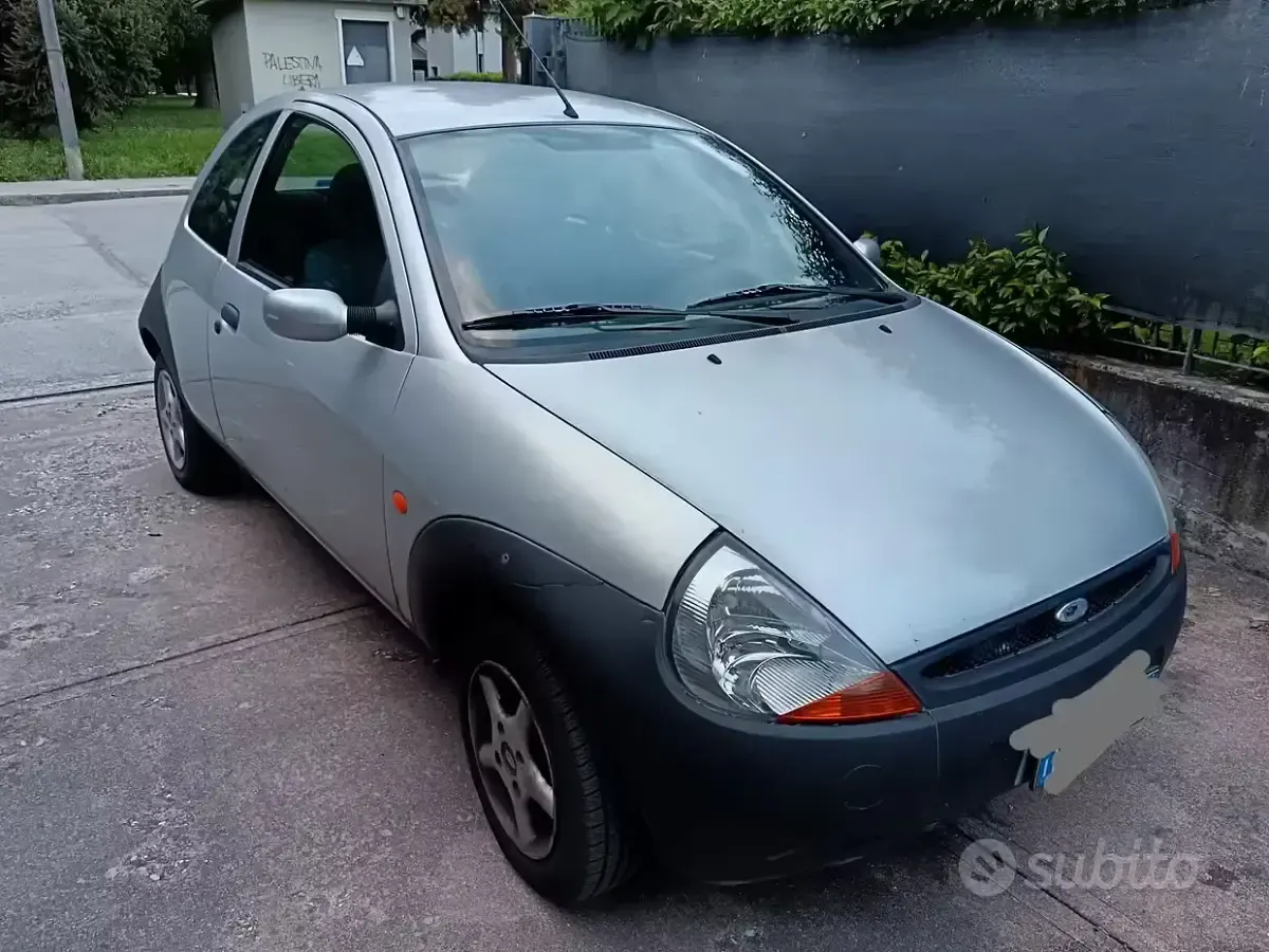 Usata Ford Ka 69 CV (50 kW) 2004 Grigio Utilitaria