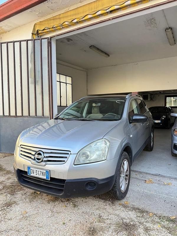 Blu Usata 2009 Nissan Qashqai Visia SUV | 3300 € (Buon prezzo) - Immagine 1/4