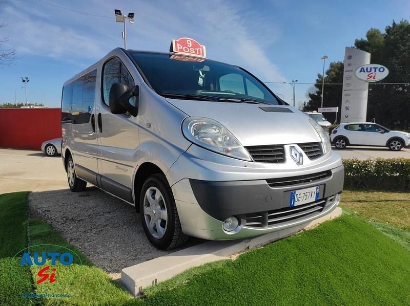 Argento Usata 2007 Renault Trafic Monovolume | 8950 € (Molto cara) - Immagine 1/4