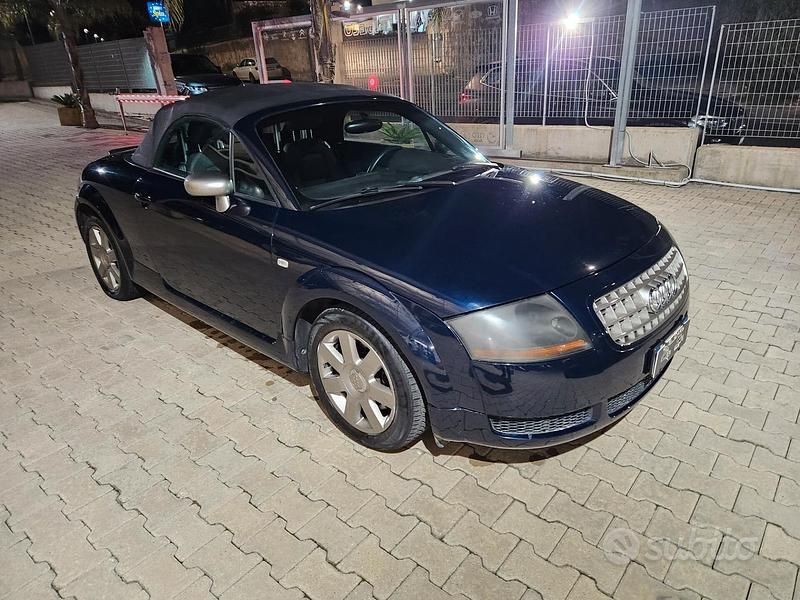 Usata Audi TT Roadster 180 CV (132 kW) 2005 Blu Cabrio