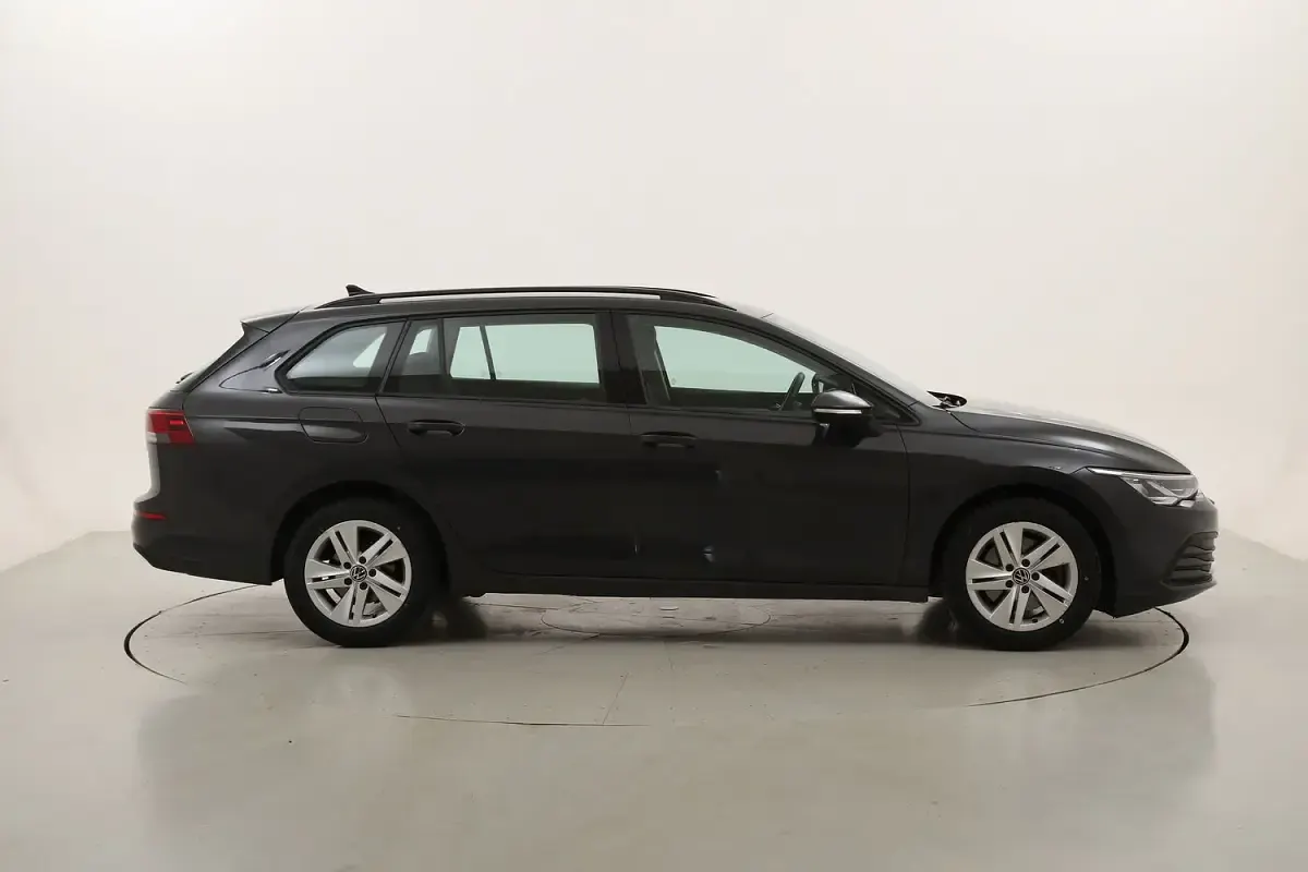 Usata VW Golf VIII Life 116 CV (85 kW) 2023 Station wagon