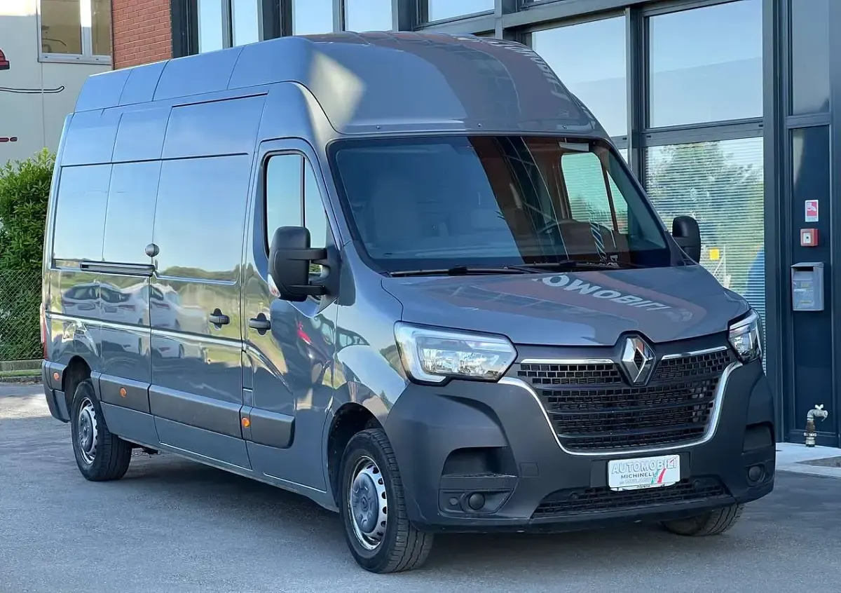Usata Renault Master 150 CV (110 kW) 2022 Grigio Monovolume