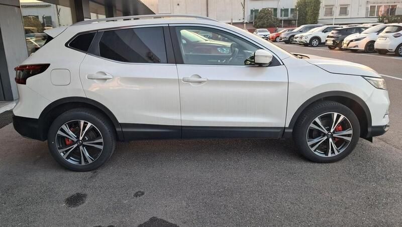 Usata Nissan Qashqai N-Connecta 140 CV (102 kW) 2020 Bianco SUV