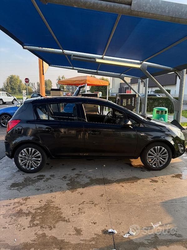 Usata Opel Corsa 86 CV (63 kW) 2014 Utilitaria