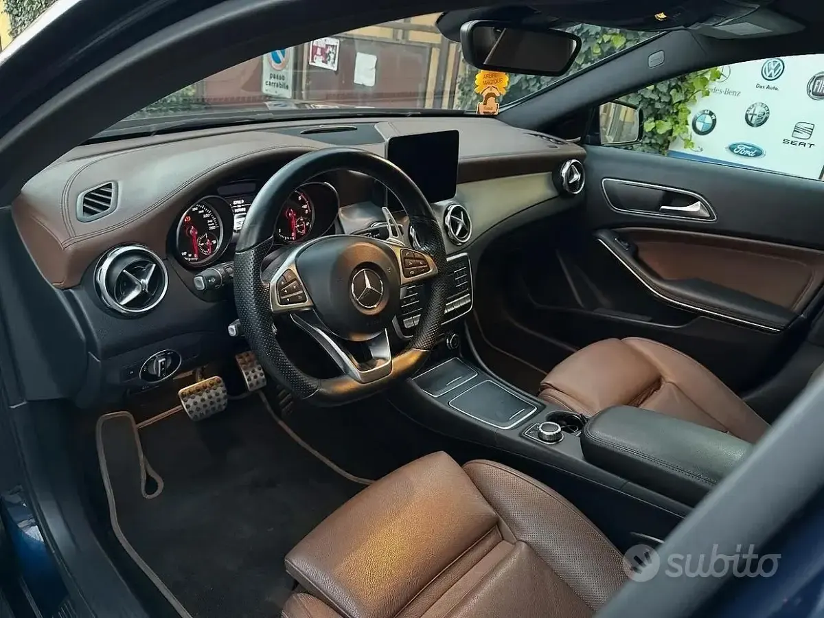 Occasion Mercedes GLA220 Premium 177 ch (130 kW) 2018 Bleue SUV