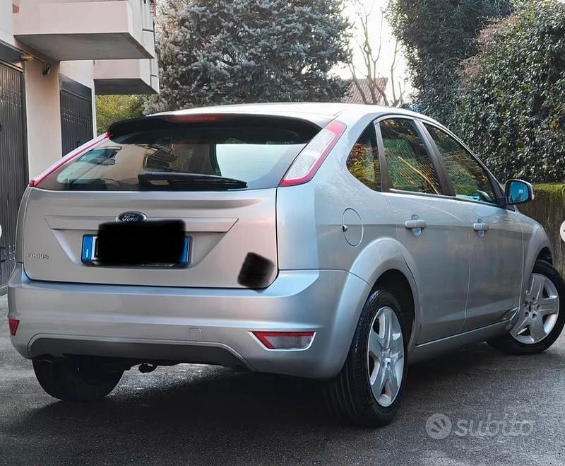 Usata Ford Focus 90 CV (66 kW) 2008 Grigio Berlina