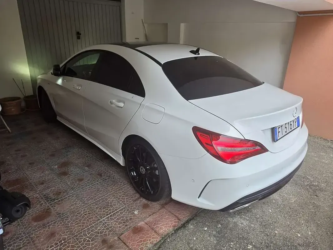 Usata Mercedes CLA180 Premium 122 CV (89 kW) 2019 Bianco Coupé