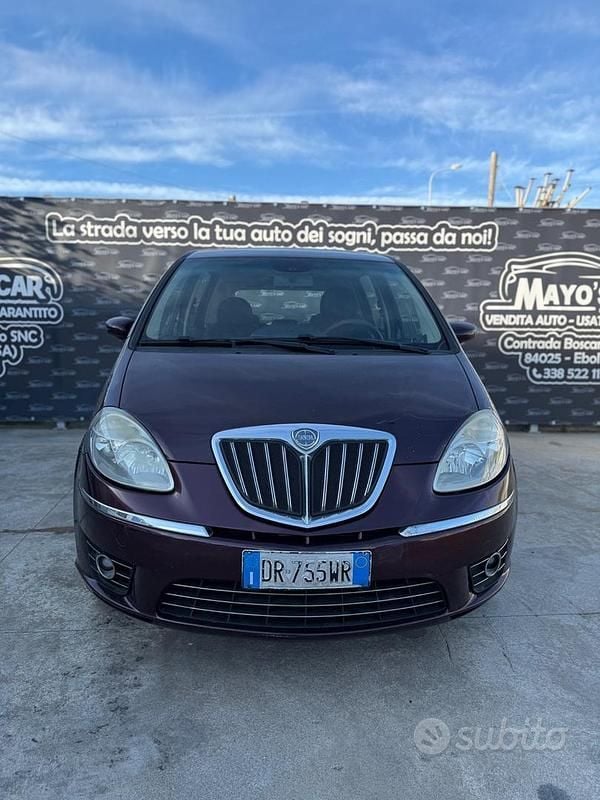 Usata Lancia Musa 95 CV (69 kW) 2008 Rosso Monovolume