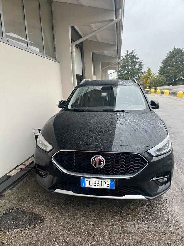 Usata MG ZS 106 CV (77 kW) 2021 Nero Berlina