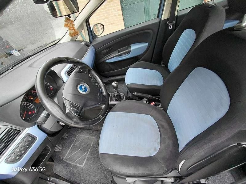 Usata Fiat Grande Punto Dynamic 77 CV (56 kW) 2005 Utilitaria