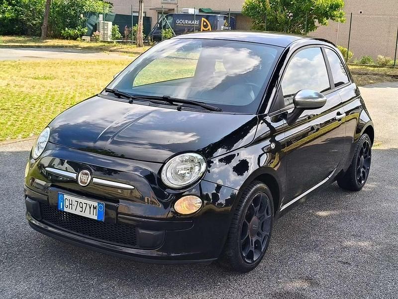 Nero Usata 2013 Fiat 500 Lounge Due volumi | 6500 € (Buon prezzo) - Immagine 1/4