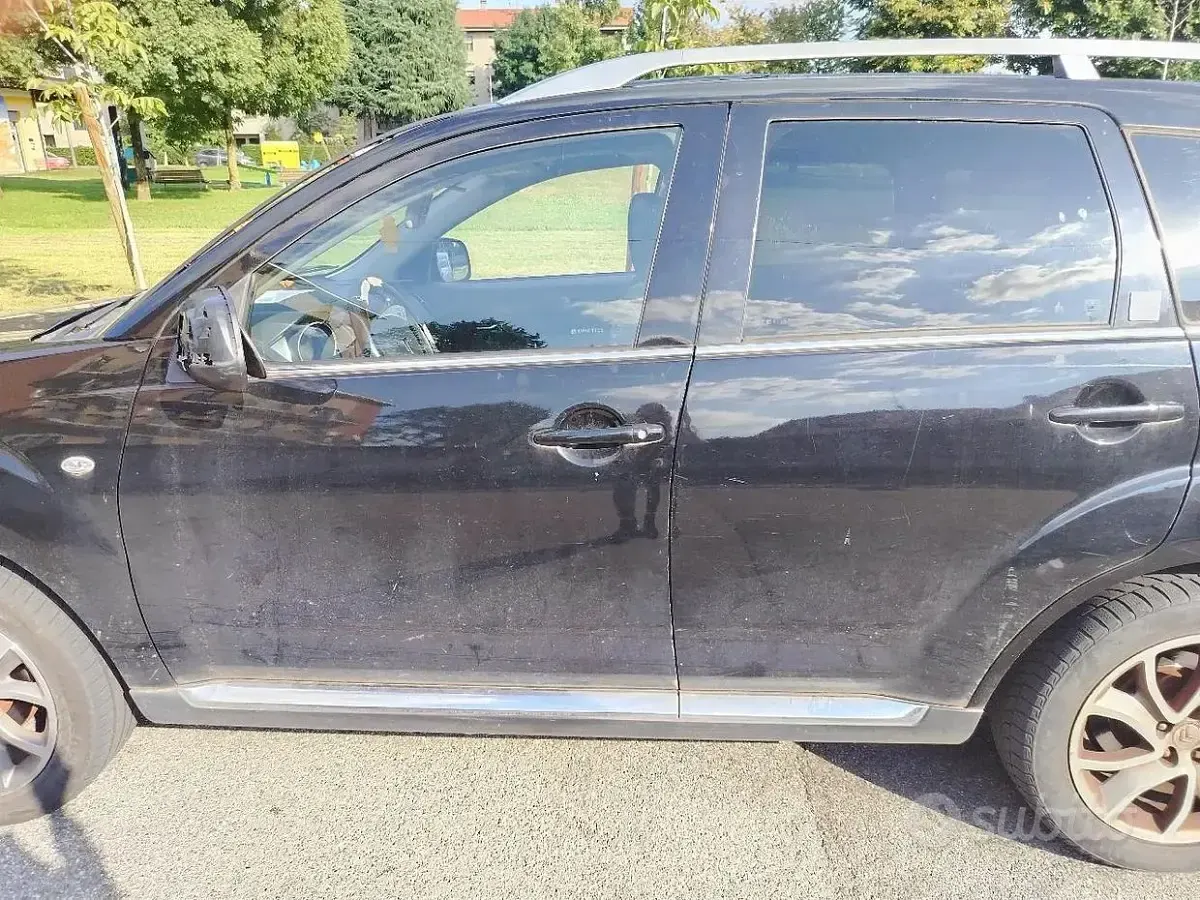 Usata Citroën C-Crosser 160 CV (117 kW) 2008 Nero SUV