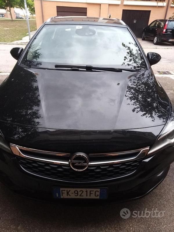 Usata Opel Astra 136 CV (100 kW) 2017 Nero Station wagon