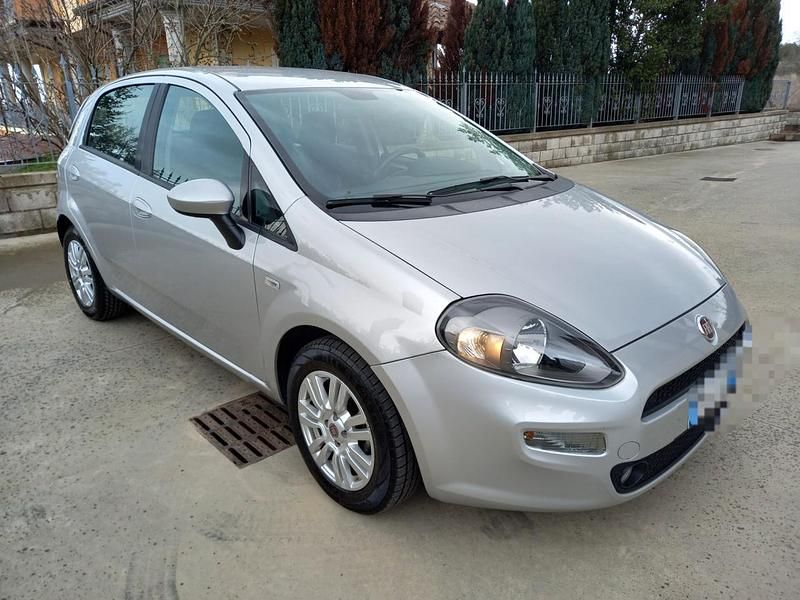 Usata Fiat Punto Lounge 85 CV (62 kW) 2014 Grigio Berlina