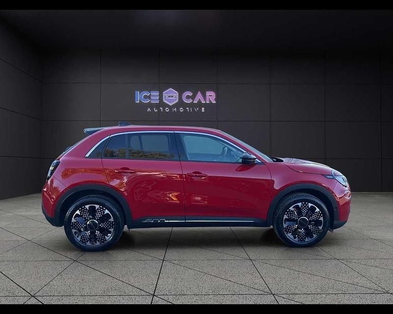 Usata Fiat 600 La Prima 101 CV (74 kW) 2025 Rosso SUV