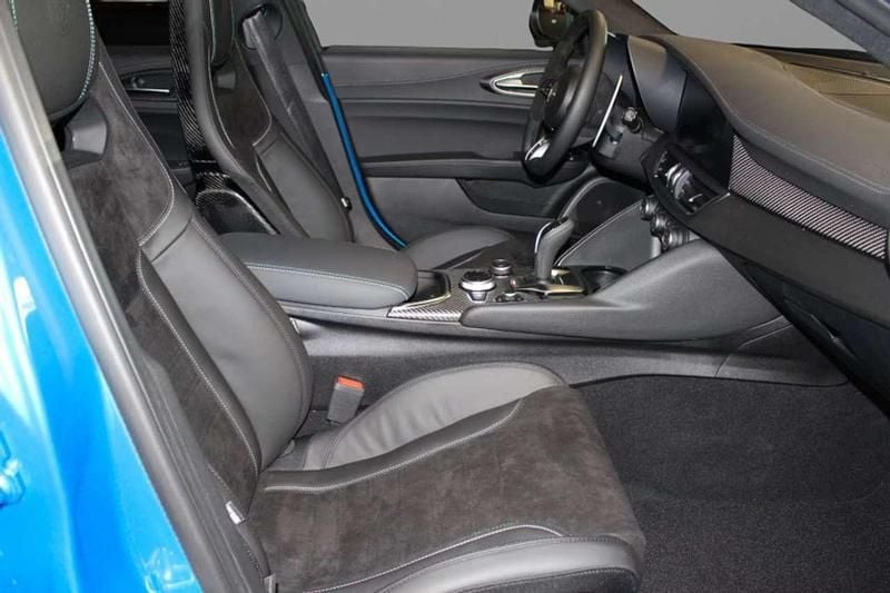 Nuova Alfa Romeo Giulia Quadrifoglio 519 CV (381 kW) 2026 Blu/azzurro Berlina