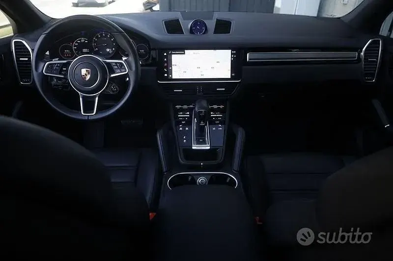 Usata Porsche Cayenne Platinum Edition 340 CV (250 kW) 2022 Nero SUV