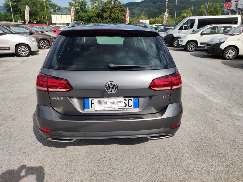 Usata VW Golf VII Highline 116 CV (85 kW) 2017 Grigio Berlina
