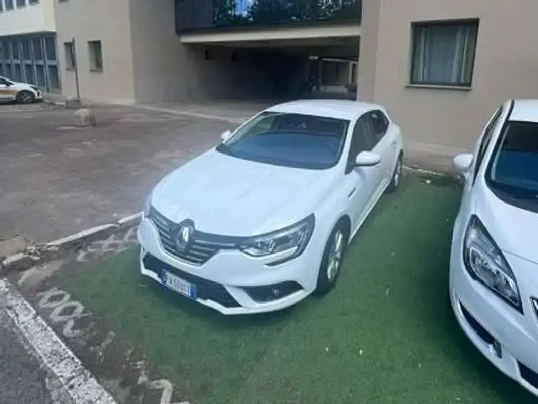 Usata Renault Mégane Bose Edition 110 CV (80 kW) 2016 Bianco Berlina