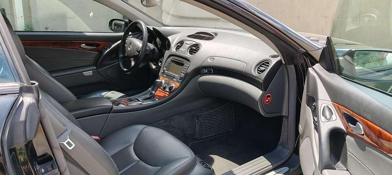 Usata Mercedes SL500 306 CV (225 kW) 2005 Nero Cabrio