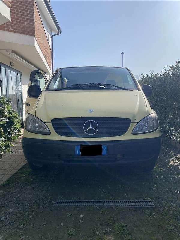 Usata Mercedes Vito 150 CV (110 kW) 2005 Giallo Furgone