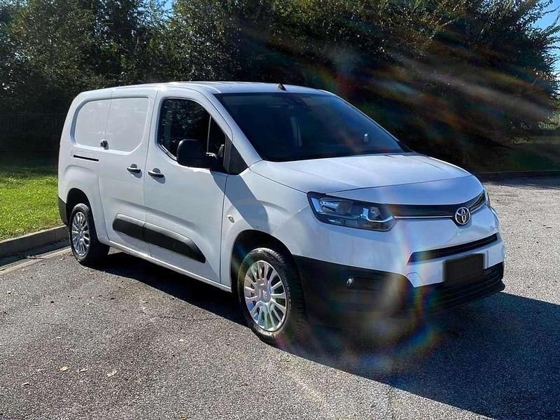 Usata Toyota Proace City City 131 CV (96 kW) 2021 Bianco Monovolume