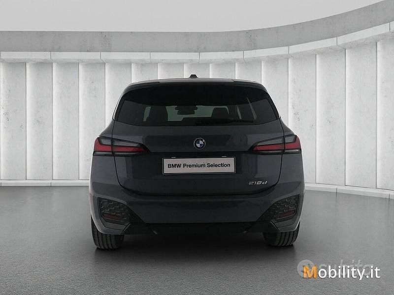 Usata BMW 218 Active Tourer Comfort Edition 150 CV (110 kW) 2024 Storm bay metallizzato Monovolume