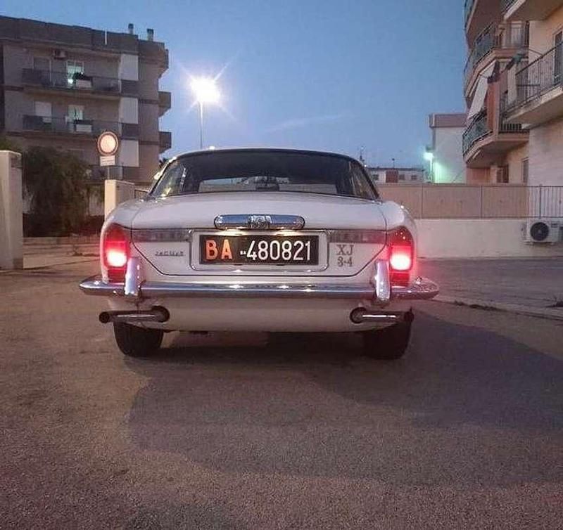 Usata Jaguar XJ6 160 CV (117 kW) 1977 Bianco Berlina